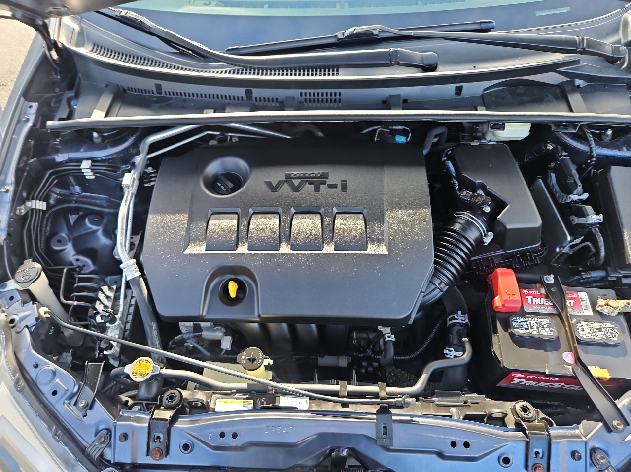 Toyota Corolla 4dr Sdn CVT LE Premium (Natl) 2015