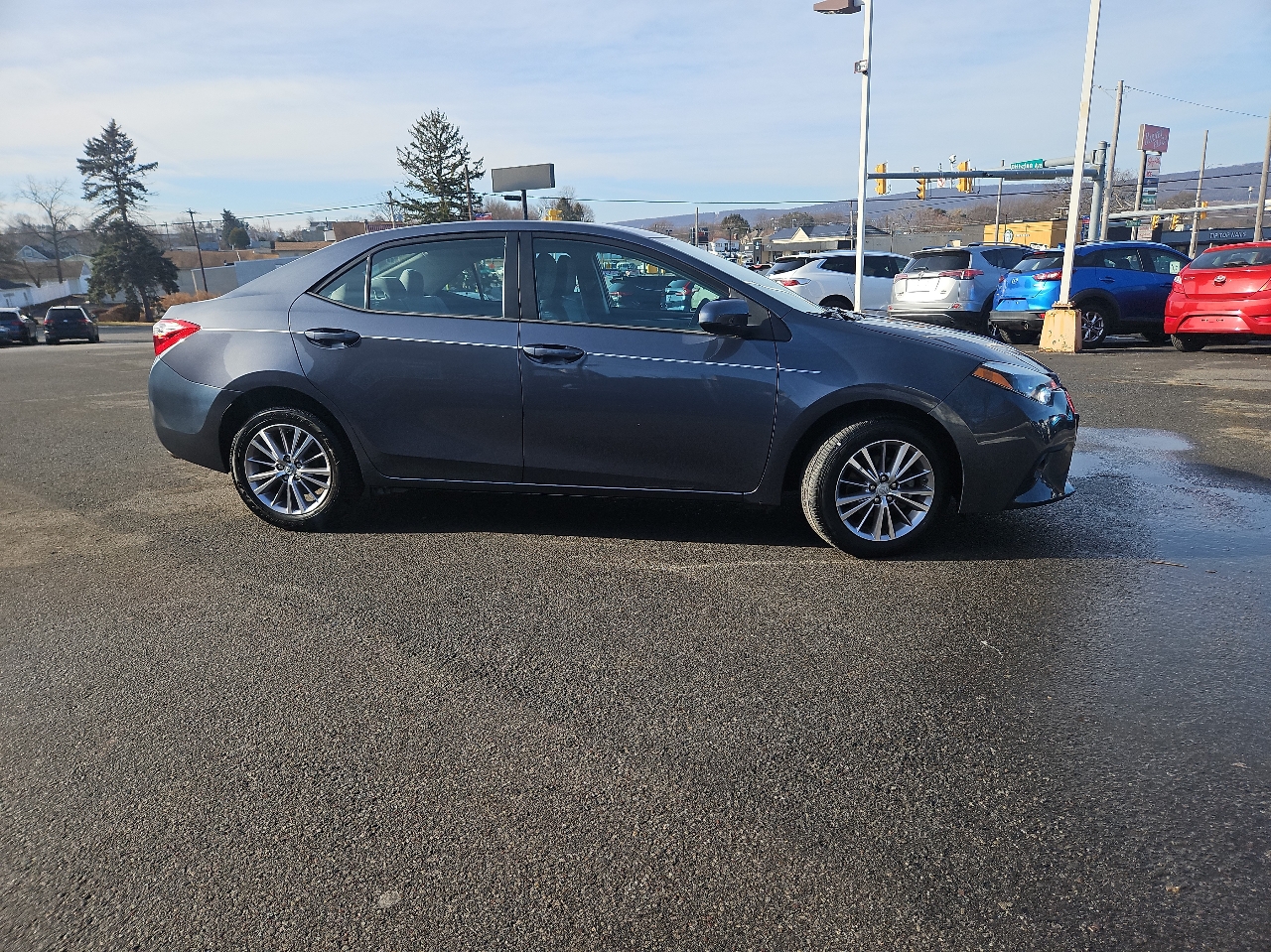 Toyota Corolla 4dr Sdn CVT LE Premium (Natl) 2015