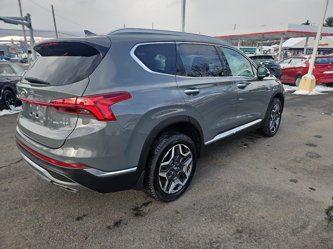 Hyundai Santa Fe Limited AWD 2022