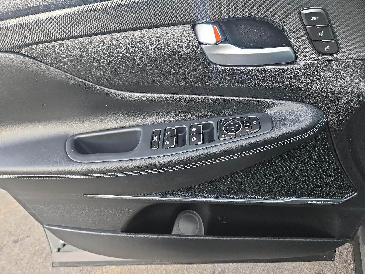 Hyundai Santa Fe Limited AWD 2022