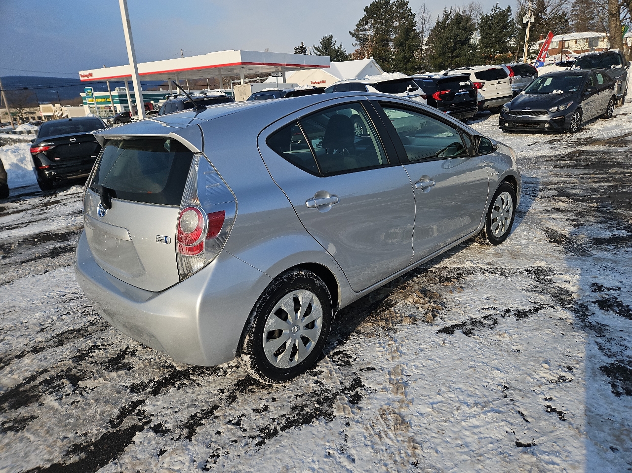 Toyota Prius c 5dr HB Three (Natl) 2013