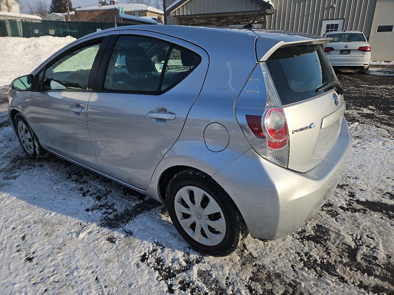 Toyota Prius c 5dr HB Three (Natl) 2013
