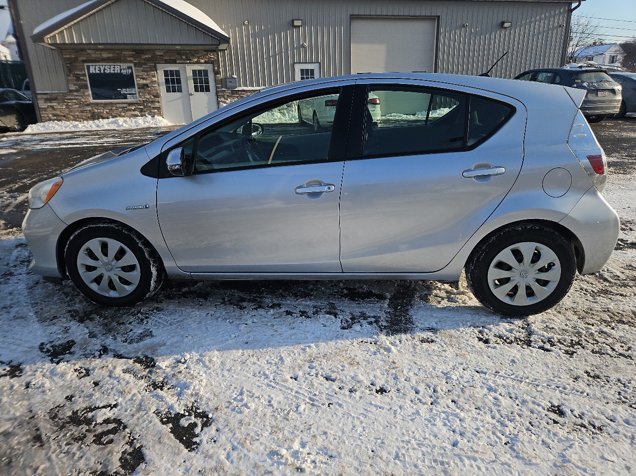 Toyota Prius c 5dr HB Three (Natl) 2013