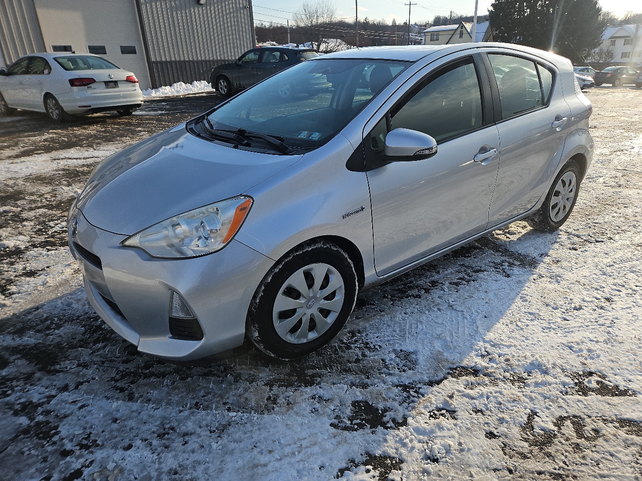 Toyota Prius c 5dr HB Three (Natl) 2013
