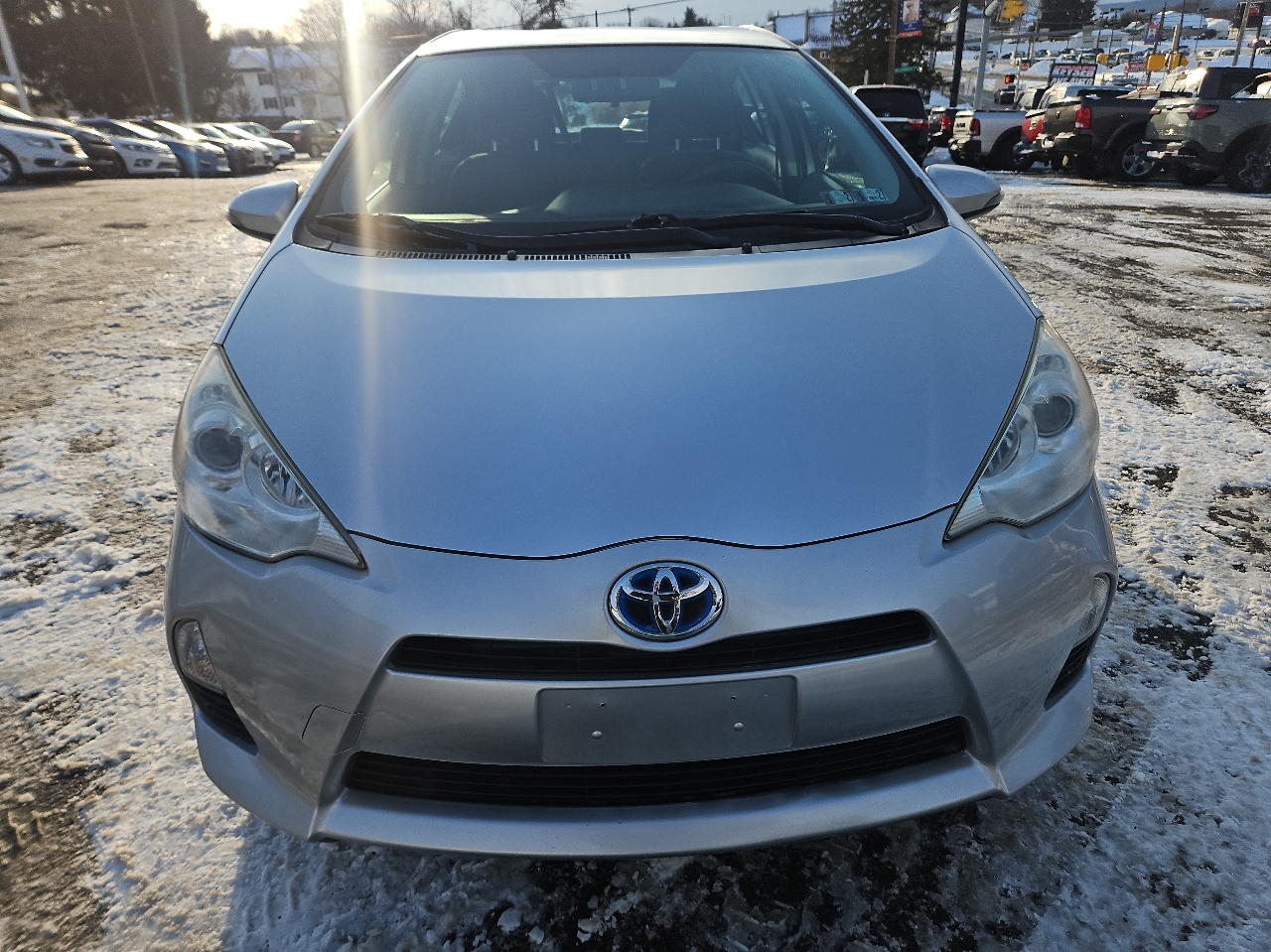 Toyota Prius c 5dr HB Three (Natl) 2013