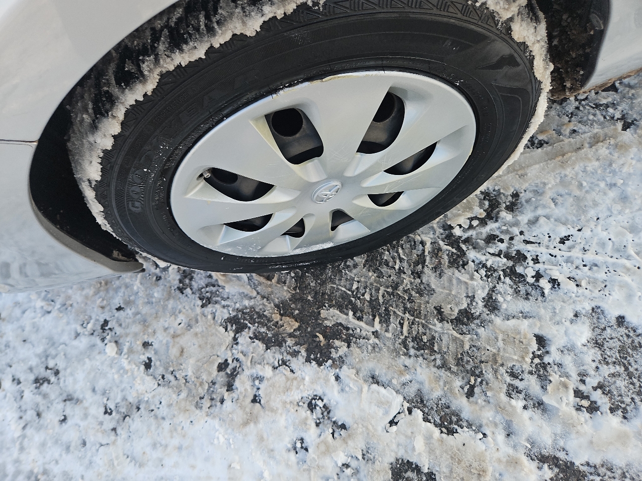 Toyota Prius c 5dr HB Three (Natl) 2013