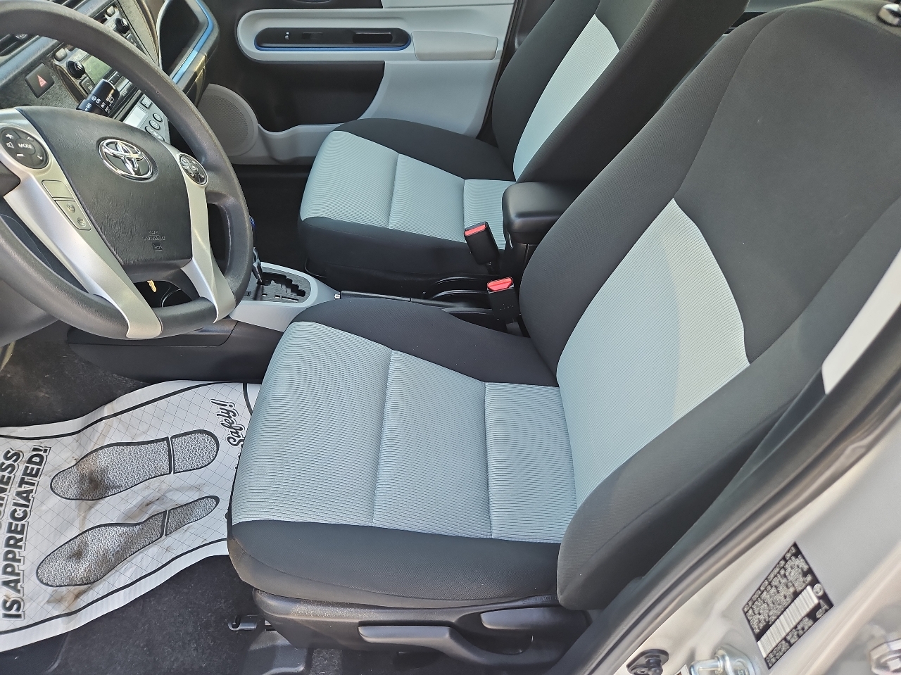 Toyota Prius c 5dr HB Three (Natl) 2013