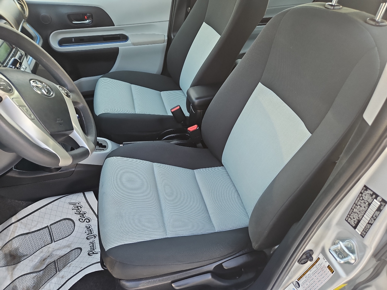 Toyota Prius c 5dr HB Three (Natl) 2013