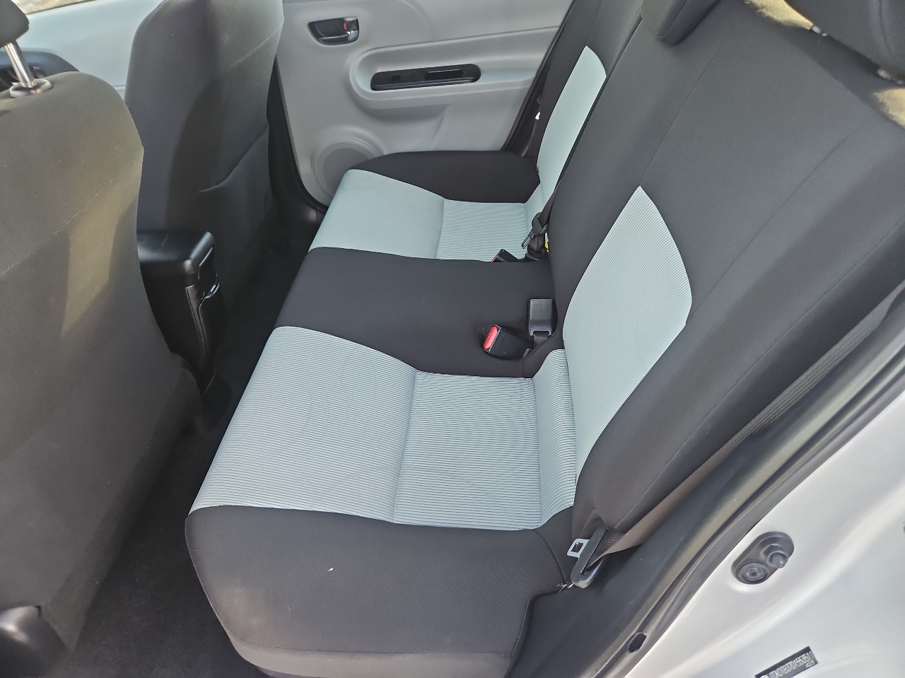 Toyota Prius c 5dr HB Three (Natl) 2013