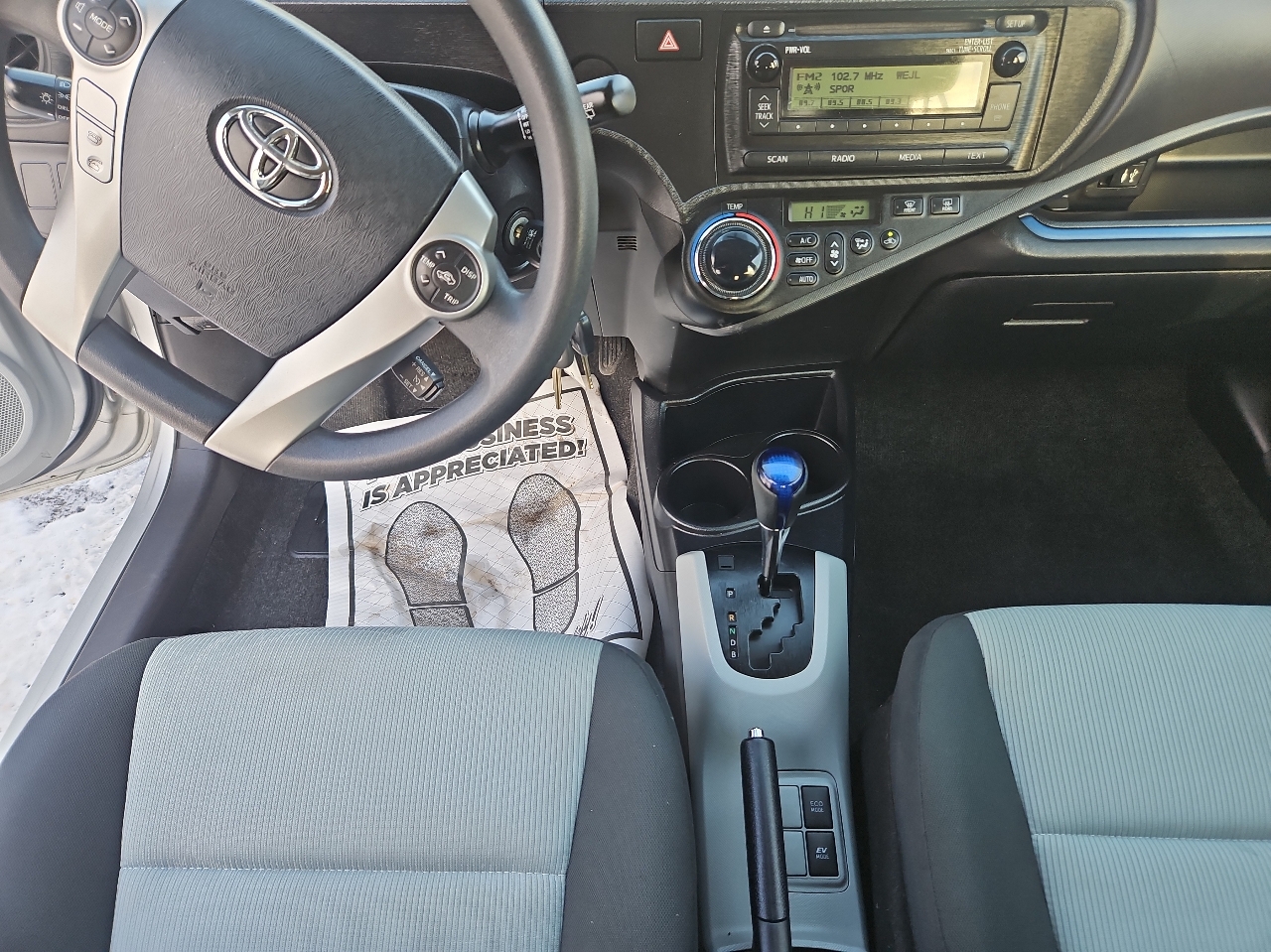 Toyota Prius c 5dr HB Three (Natl) 2013