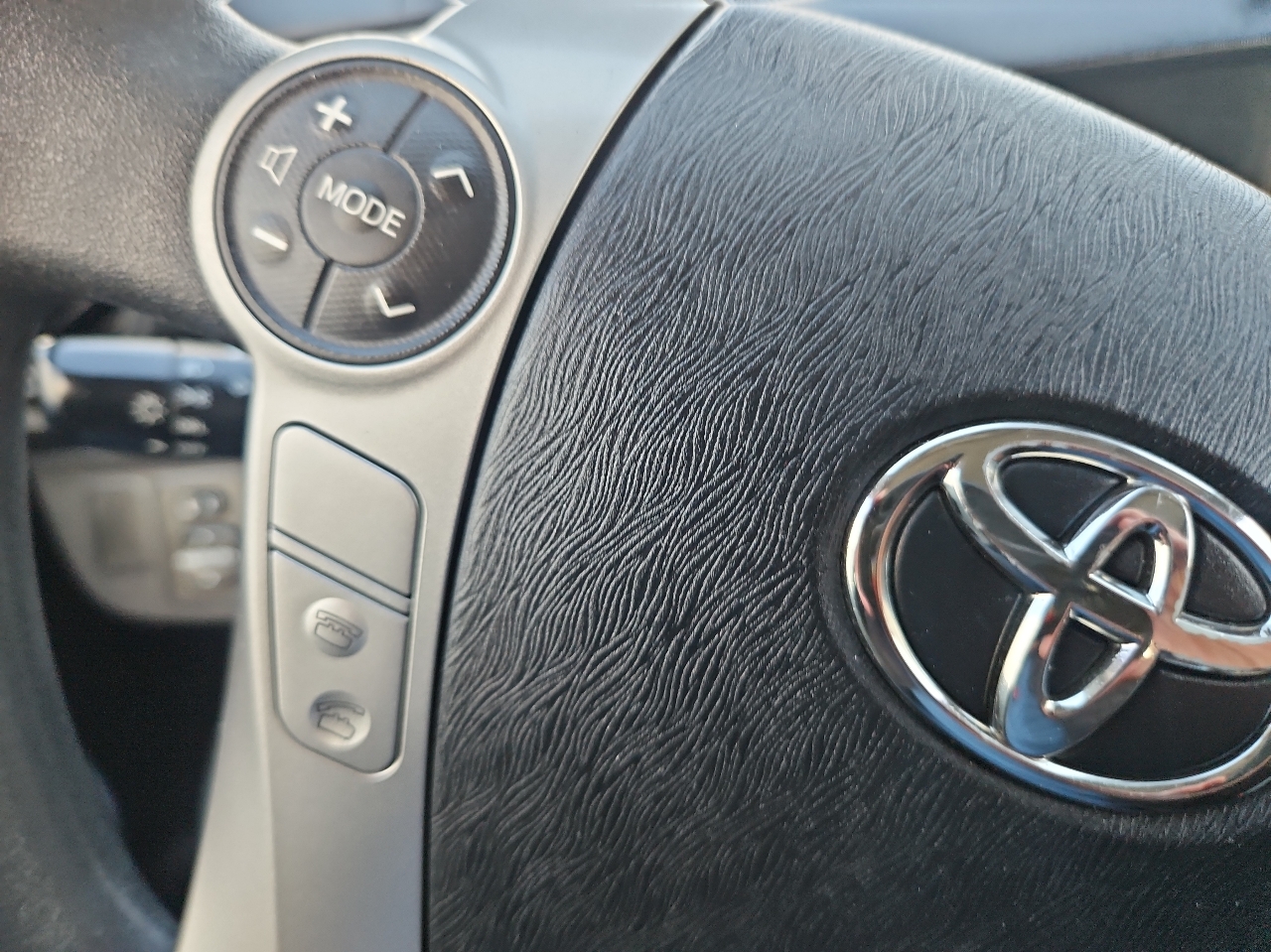 Toyota Prius c 5dr HB Three (Natl) 2013