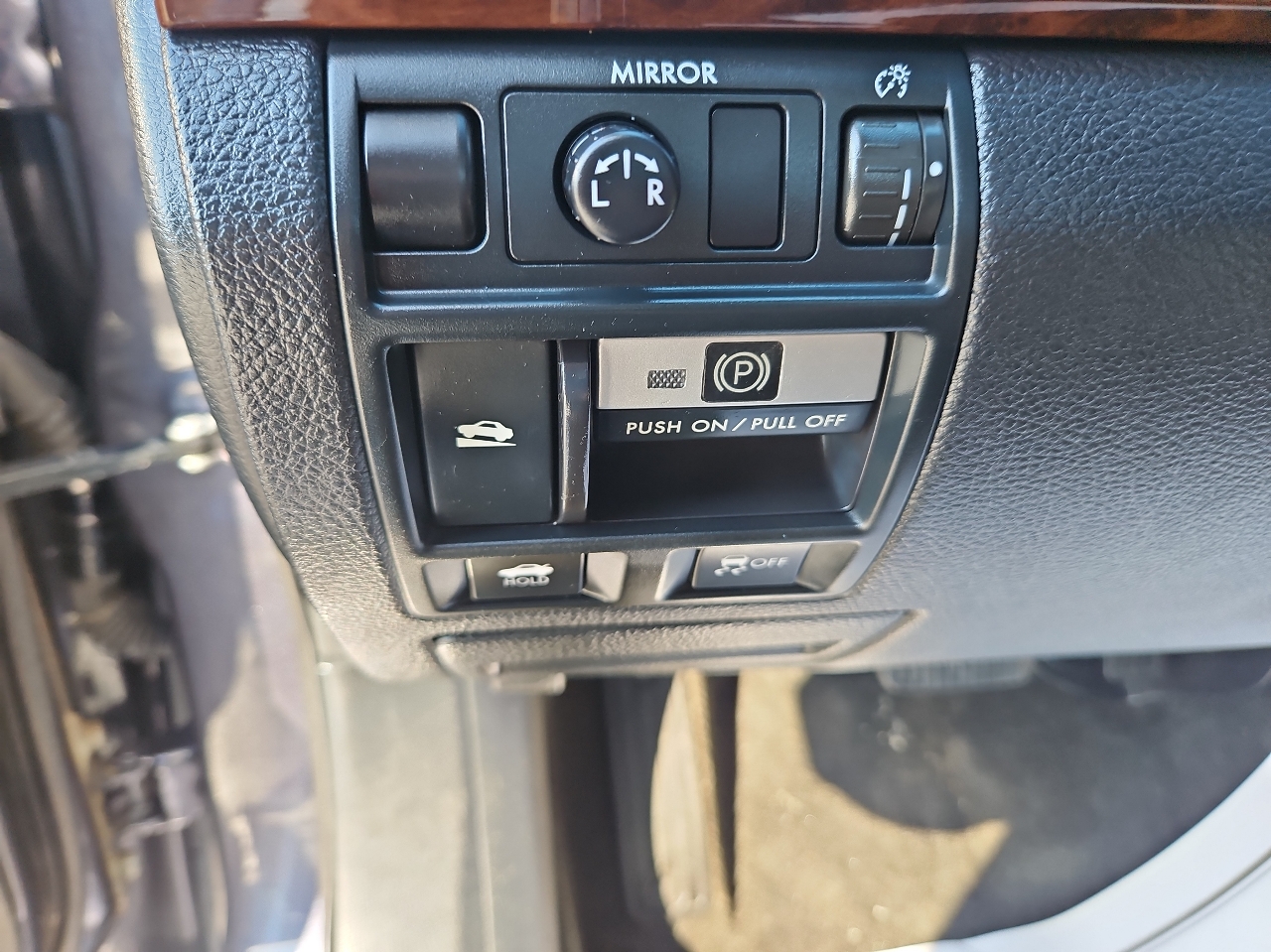 Subaru Legacy 4dr Sdn H4 Auto 2.5i Limited 2013