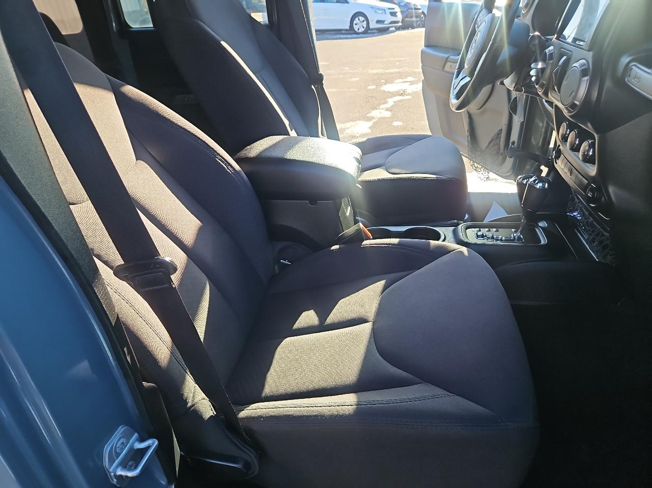 Jeep Wrangler Unlimited 4WD 4dr Sport 2014