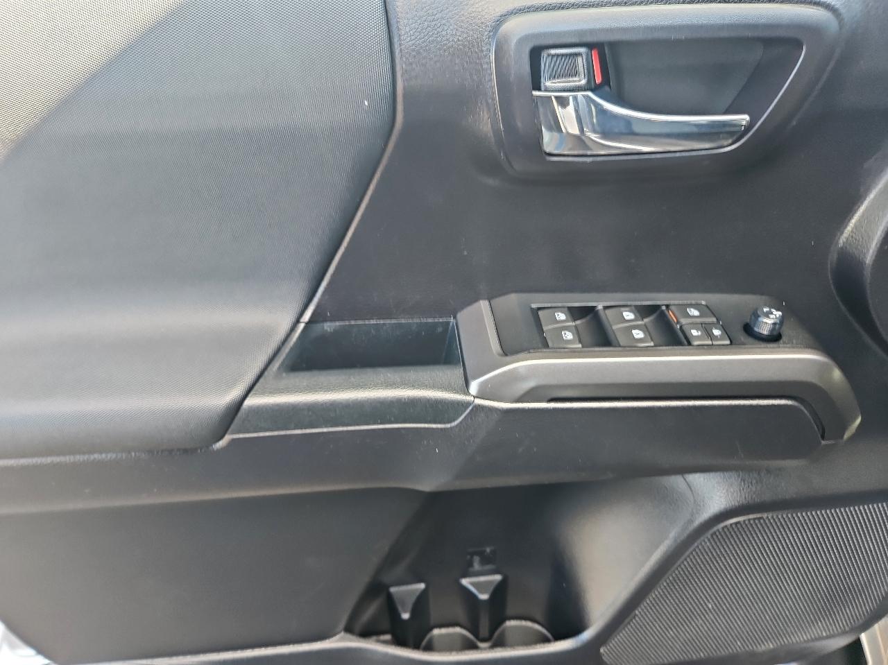 Toyota Tacoma 4WD TRD Off Road Double Cab 5' Bed V6 MT (Natl) 2021