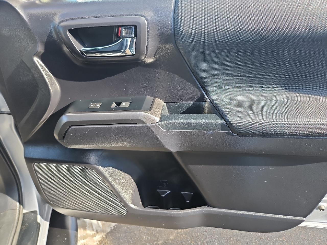 Toyota Tacoma 4WD TRD Off Road Double Cab 5' Bed V6 MT (Natl) 2021