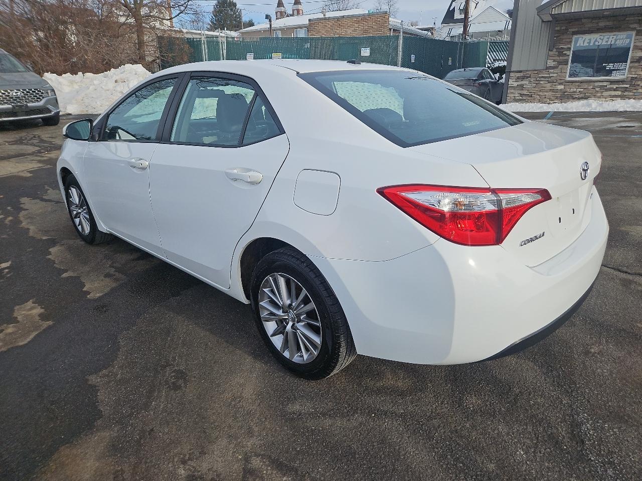 Toyota Corolla 4dr Sdn CVT LE Premium (Natl) 2014