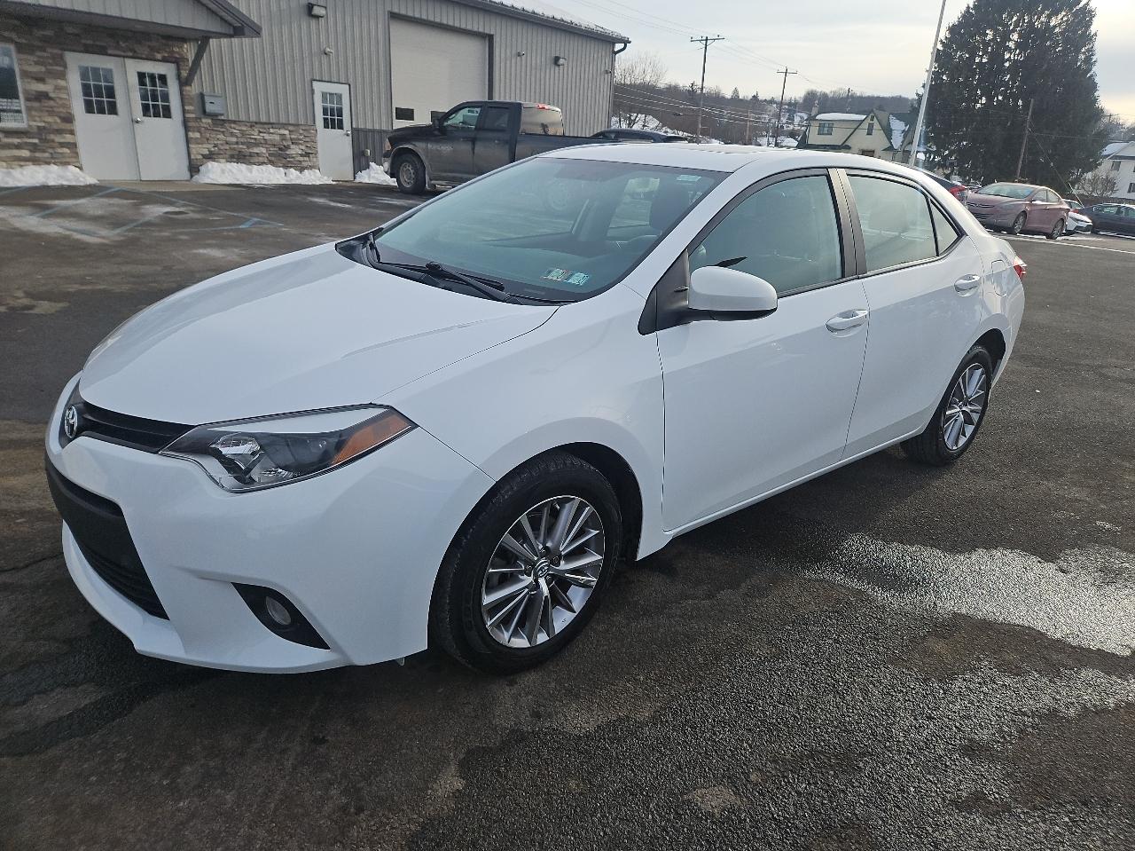 Toyota Corolla 4dr Sdn CVT LE Premium (Natl) 2014