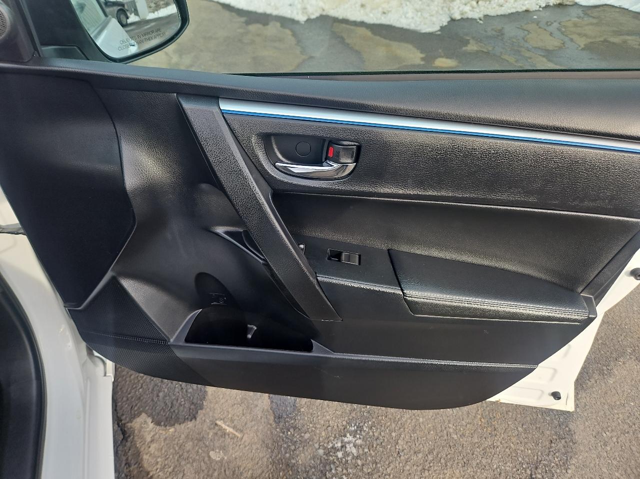 Toyota Corolla 4dr Sdn CVT LE Premium (Natl) 2014