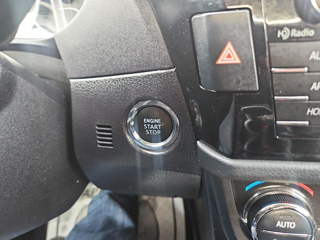 Toyota Corolla 4dr Sdn CVT LE Premium (Natl) 2014