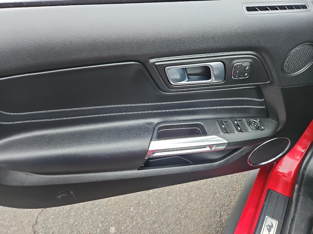 Ford Mustang EcoBoost Convertible 2021