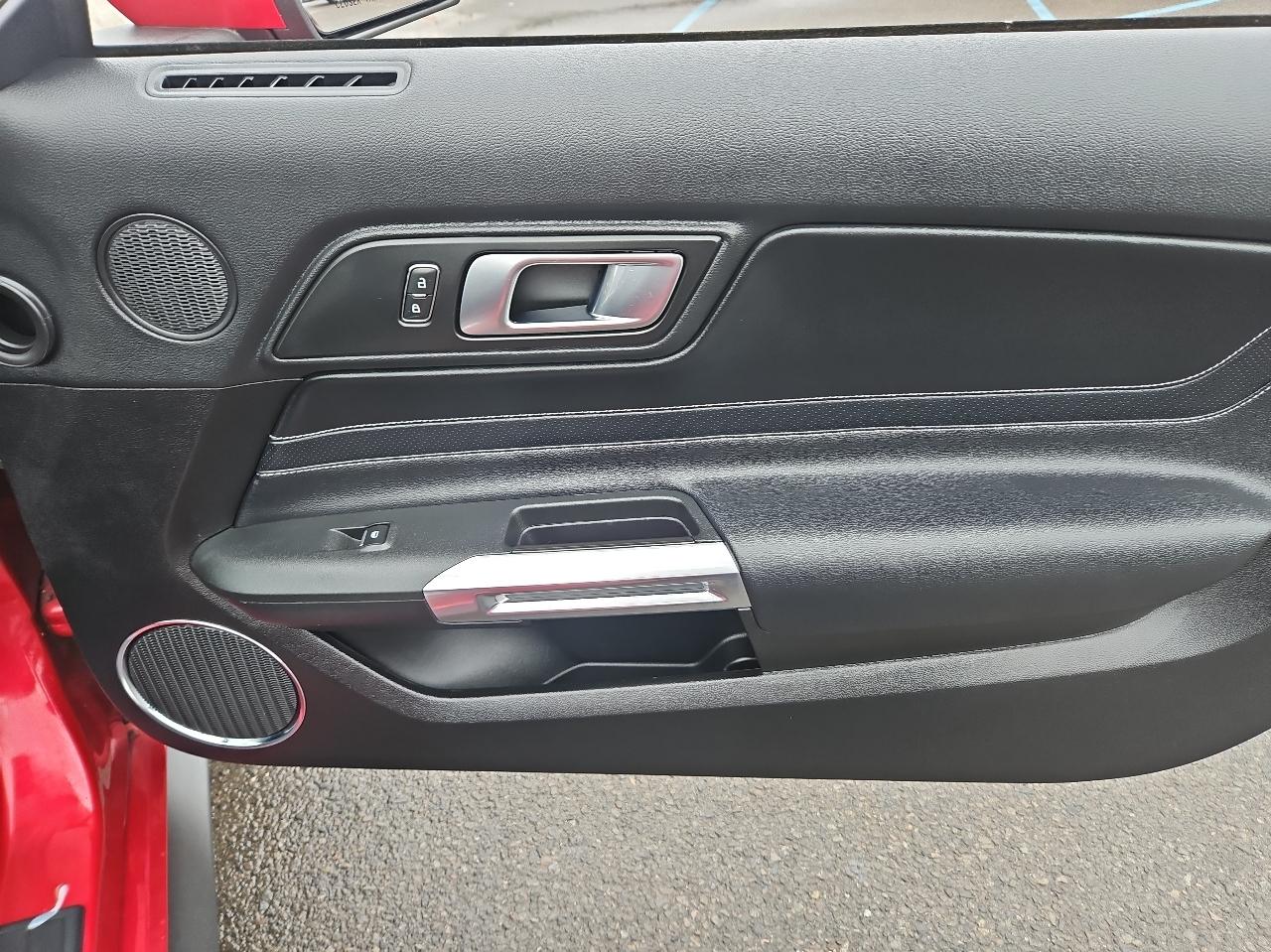 Ford Mustang EcoBoost Convertible 2021