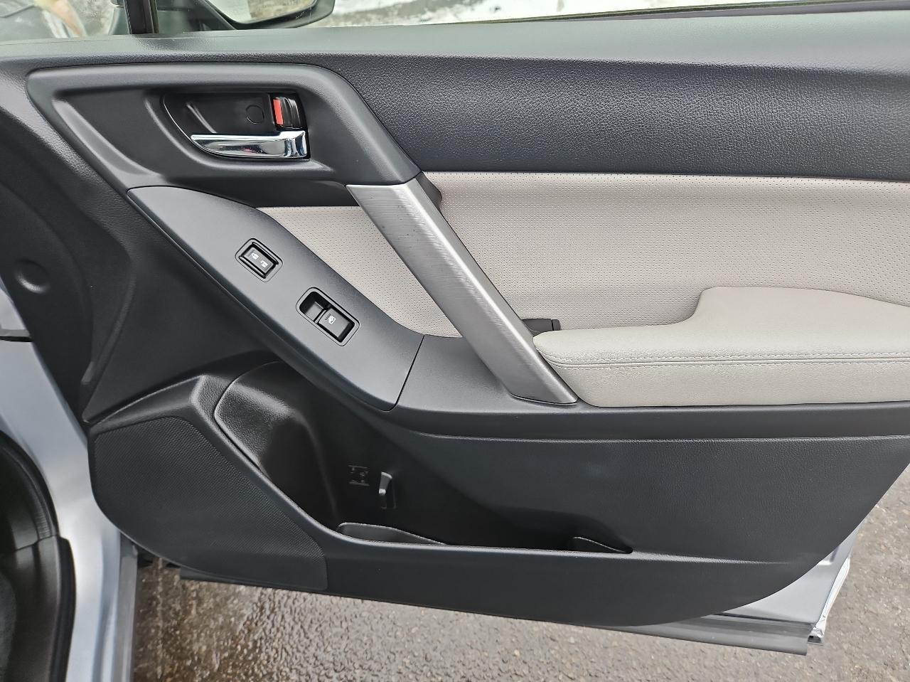 Subaru Forester 4dr Auto 2.5i Limited PZEV 2014