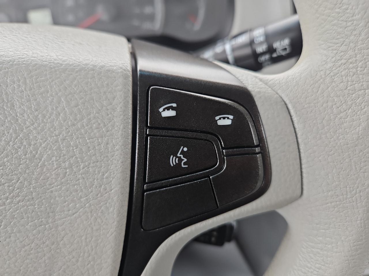 Toyota Sienna 5dr 8-Pass Van V6 LE FWD (Natl) 2014