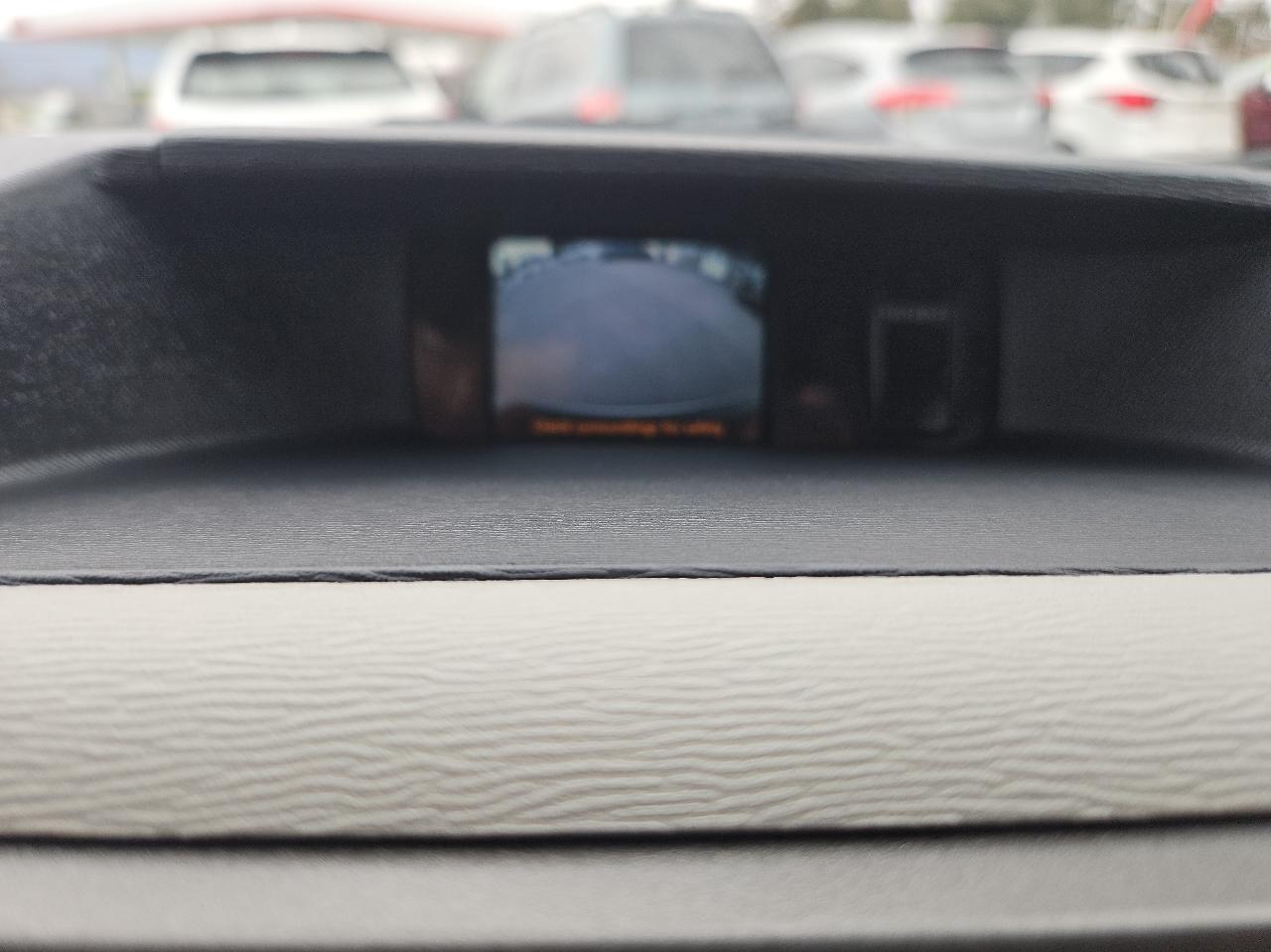 Toyota Sienna 5dr 8-Pass Van V6 LE FWD (Natl) 2014