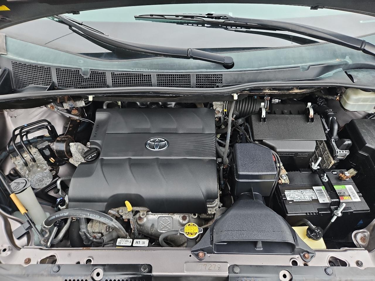 Toyota Sienna 5dr 8-Pass Van V6 LE FWD (Natl) 2014