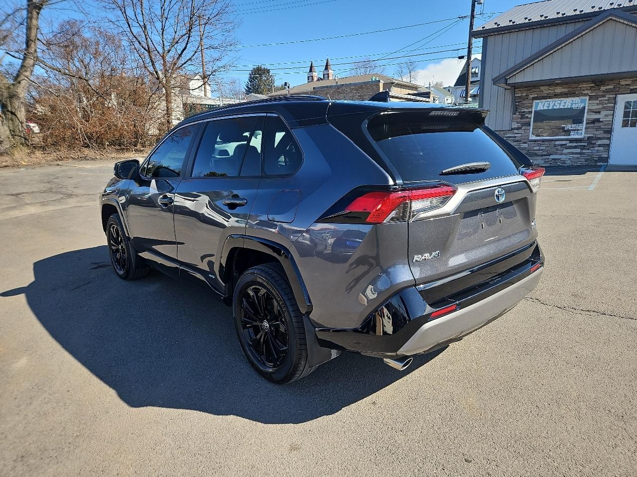 Toyota RAV4 Hybrid XSE AWD (Natl) 2022
