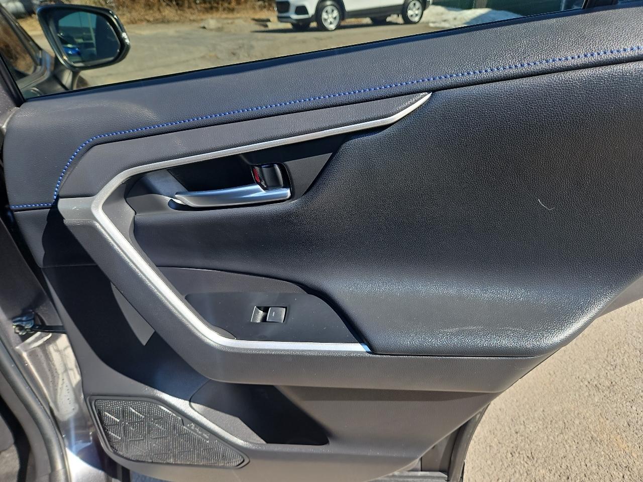 Toyota RAV4 Hybrid XSE AWD (Natl) 2022