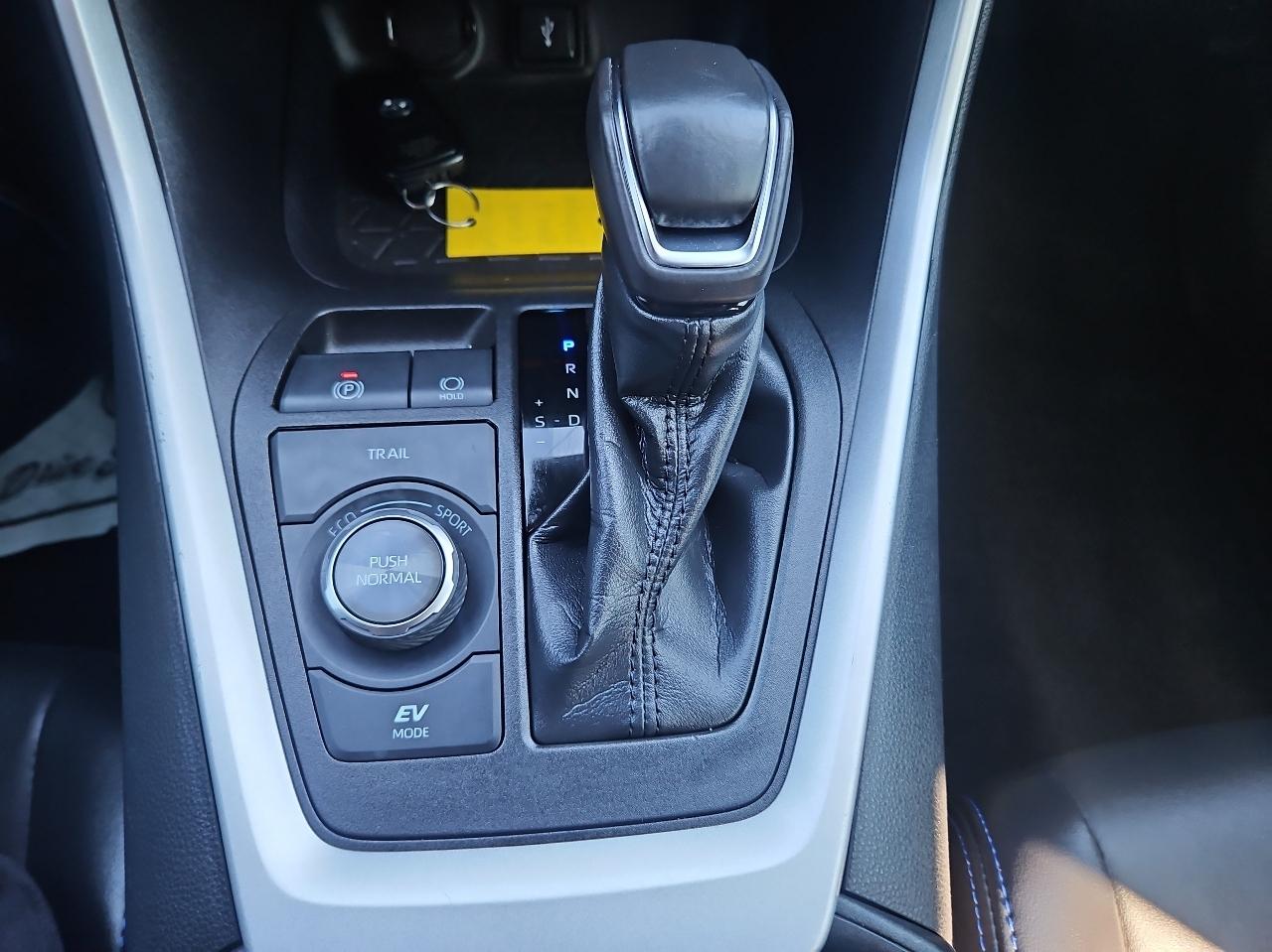 Toyota RAV4 Hybrid XSE AWD (Natl) 2022