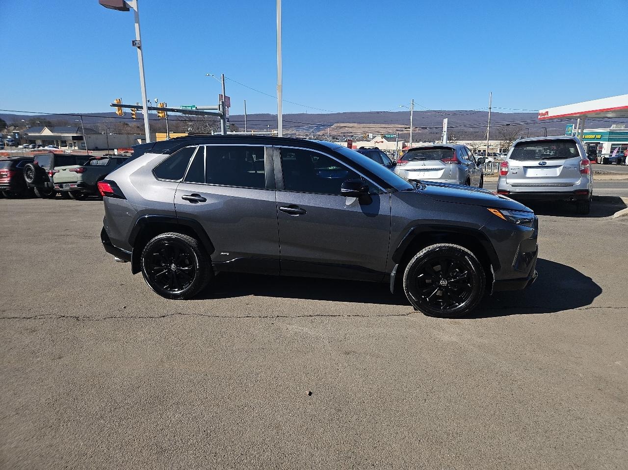 Toyota RAV4 Hybrid XSE AWD (Natl) 2022