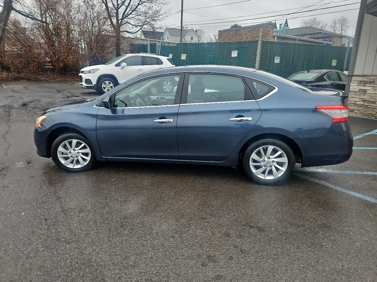 Nissan Sentra 4dr Sdn I4 CVT FE+ SV 2013