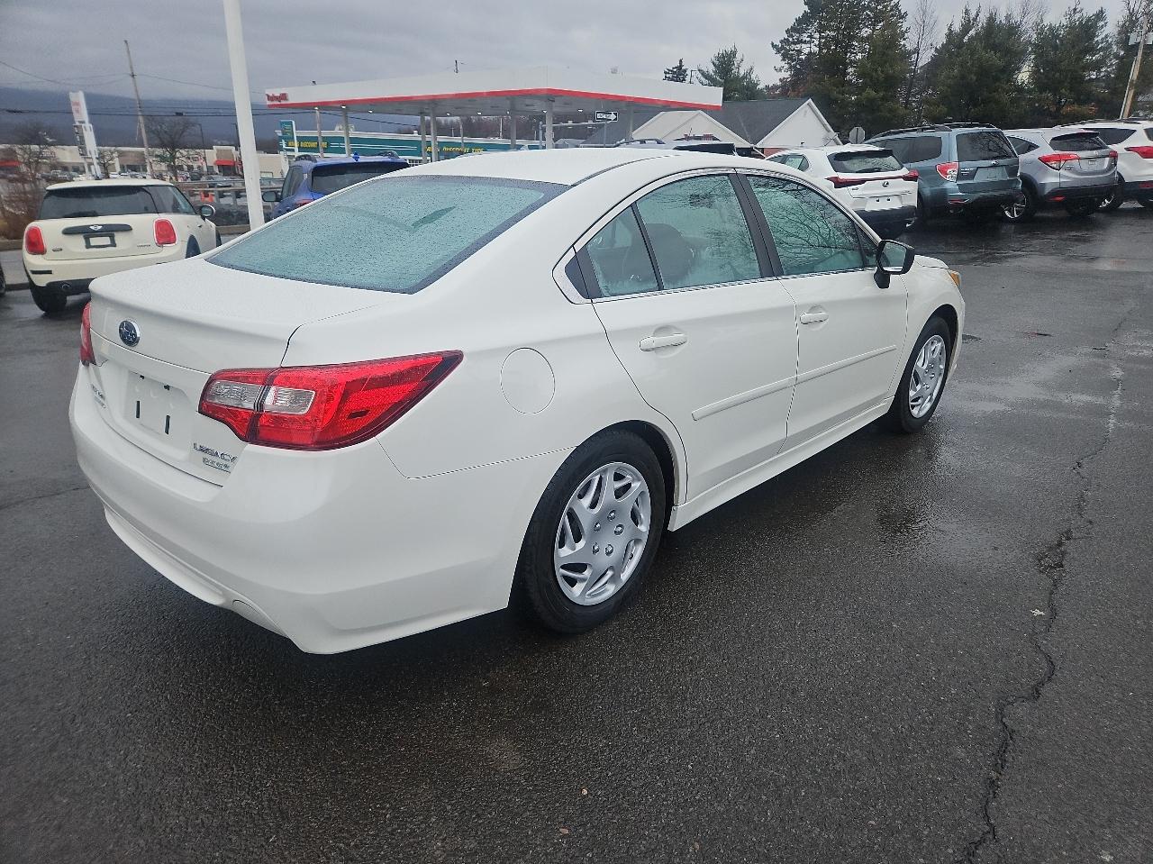 Subaru Legacy 4dr Sdn 2.5i PZEV 2015