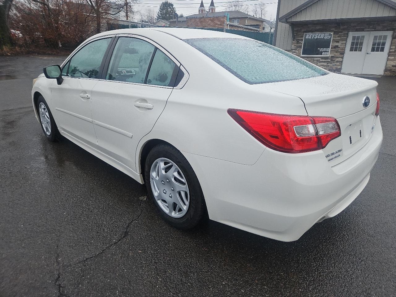 Subaru Legacy 4dr Sdn 2.5i PZEV 2015