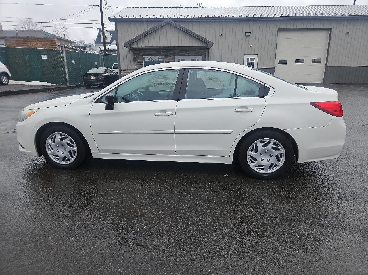 Subaru Legacy 4dr Sdn 2.5i PZEV 2015