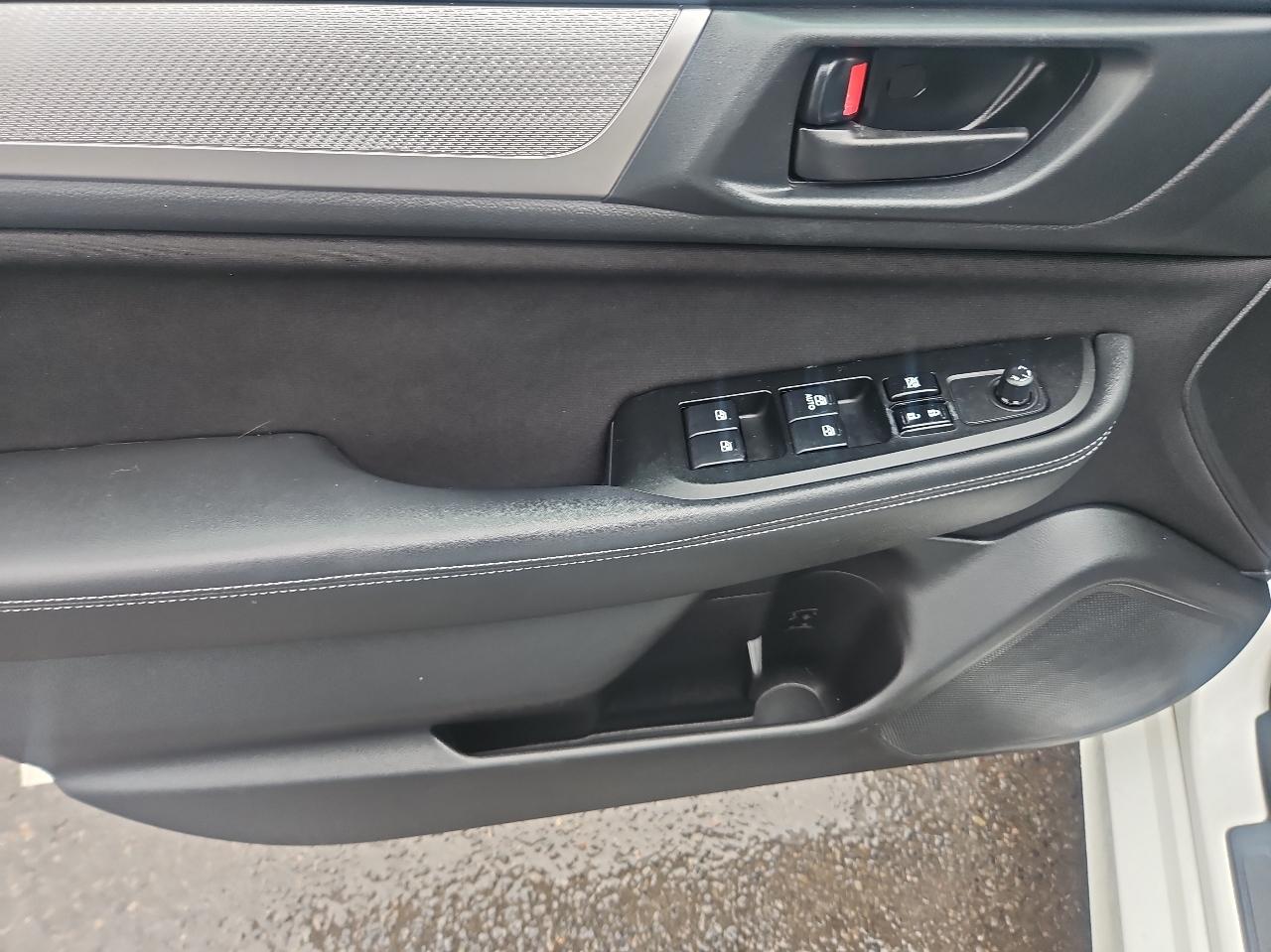 Subaru Legacy 4dr Sdn 2.5i PZEV 2015