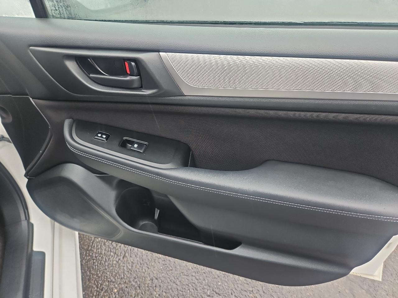 Subaru Legacy 4dr Sdn 2.5i PZEV 2015