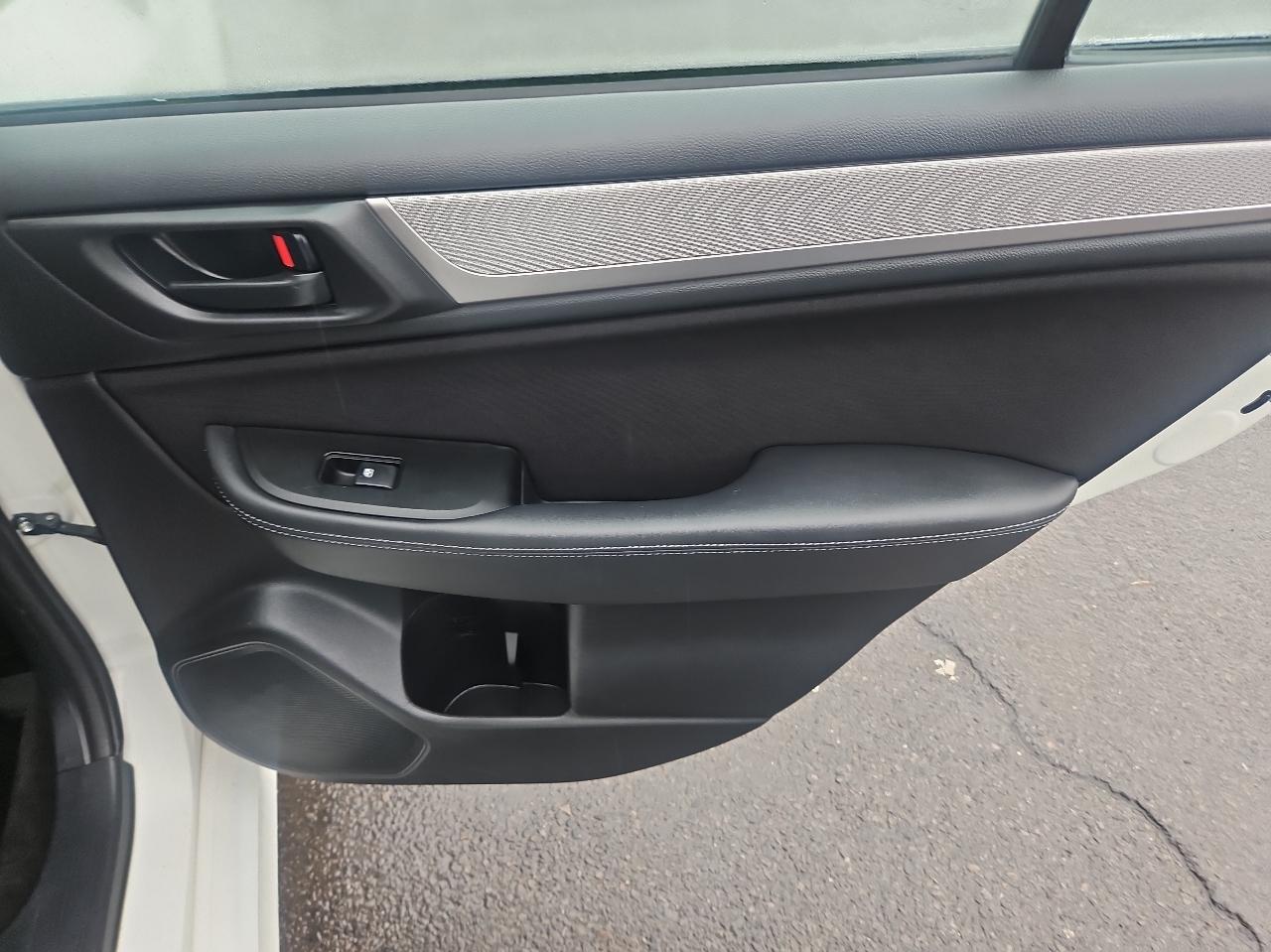 Subaru Legacy 4dr Sdn 2.5i PZEV 2015