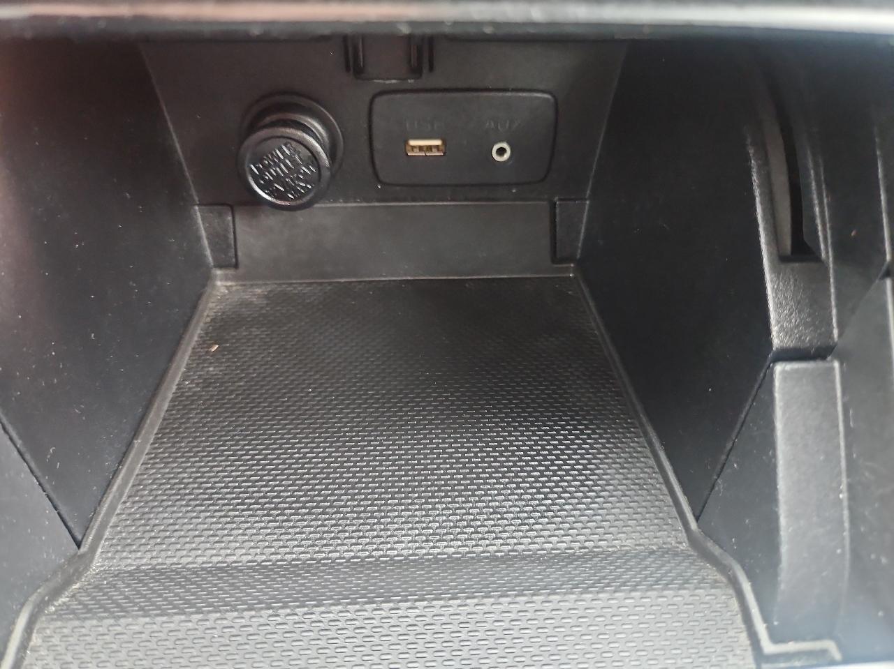 Subaru Legacy 4dr Sdn 2.5i PZEV 2015