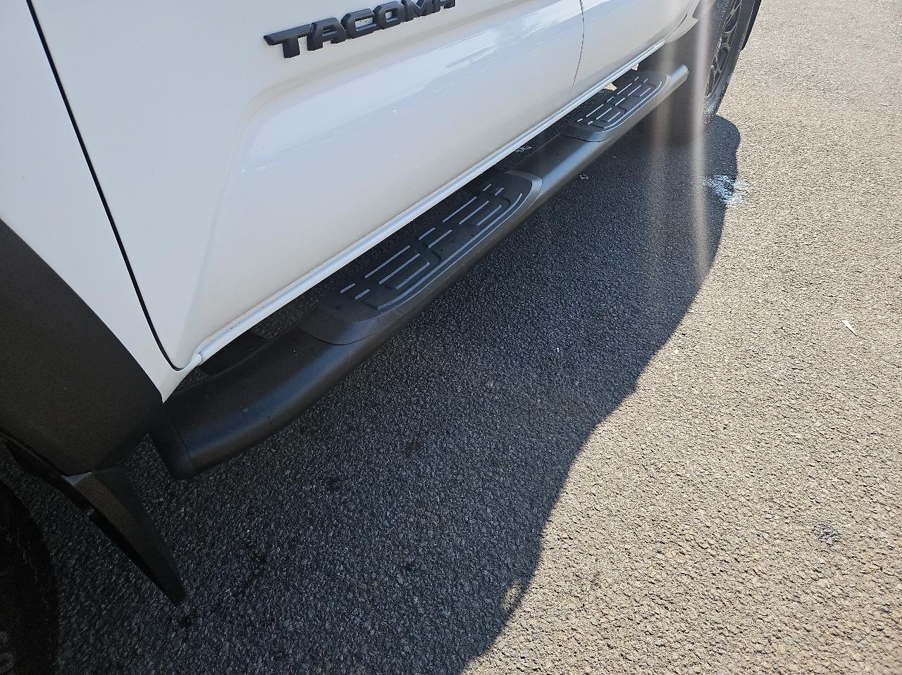 Toyota Tacoma 4WD SR5 Double Cab 5' Bed V6 AT (Natl) 2023