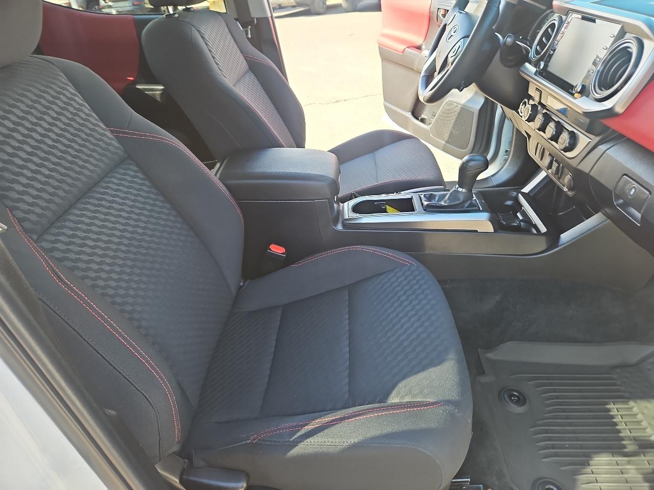 Toyota Tacoma 4WD SR5 Double Cab 5' Bed V6 AT (Natl) 2023