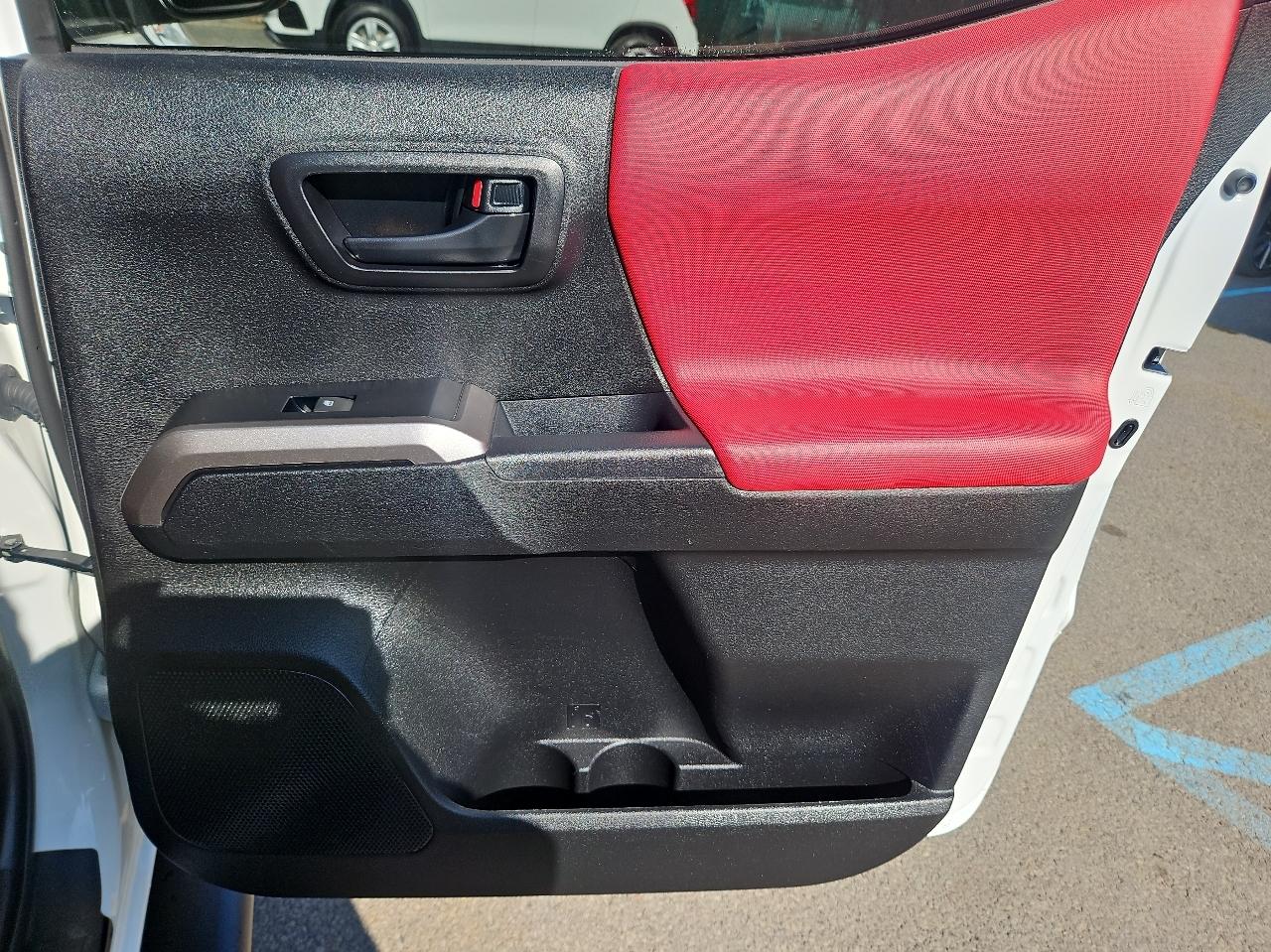 Toyota Tacoma 4WD SR5 Double Cab 5' Bed V6 AT (Natl) 2023