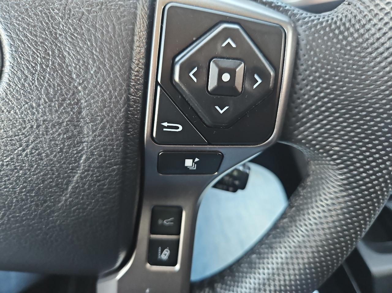 Toyota Tacoma 4WD SR5 Double Cab 5' Bed V6 AT (Natl) 2023