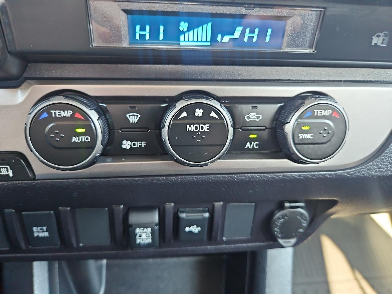 Toyota Tacoma 4WD SR5 Double Cab 5' Bed V6 AT (Natl) 2023