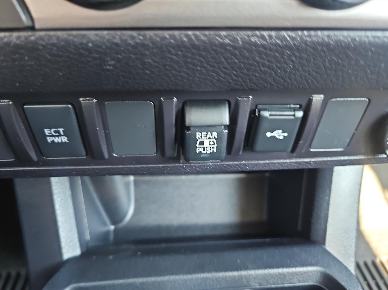 Toyota Tacoma 4WD SR5 Double Cab 5' Bed V6 AT (Natl) 2023