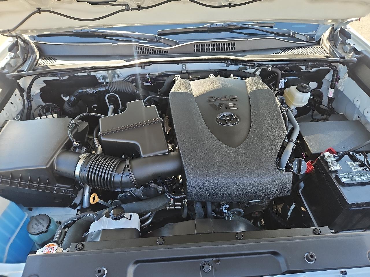 Toyota Tacoma 4WD SR5 Double Cab 5' Bed V6 AT (Natl) 2023