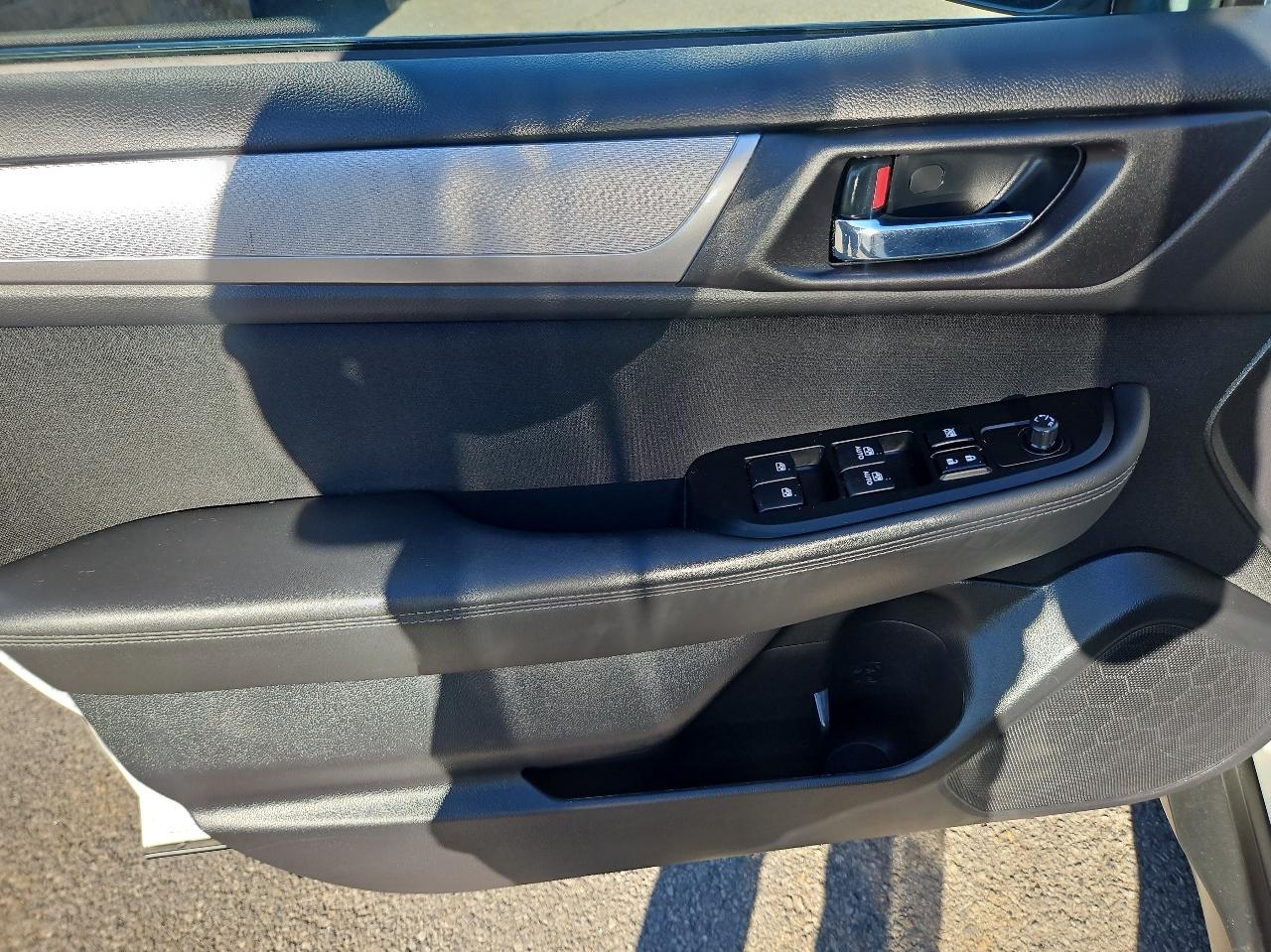 Subaru Outback 4dr Wgn 2.5i Premium PZEV 2016