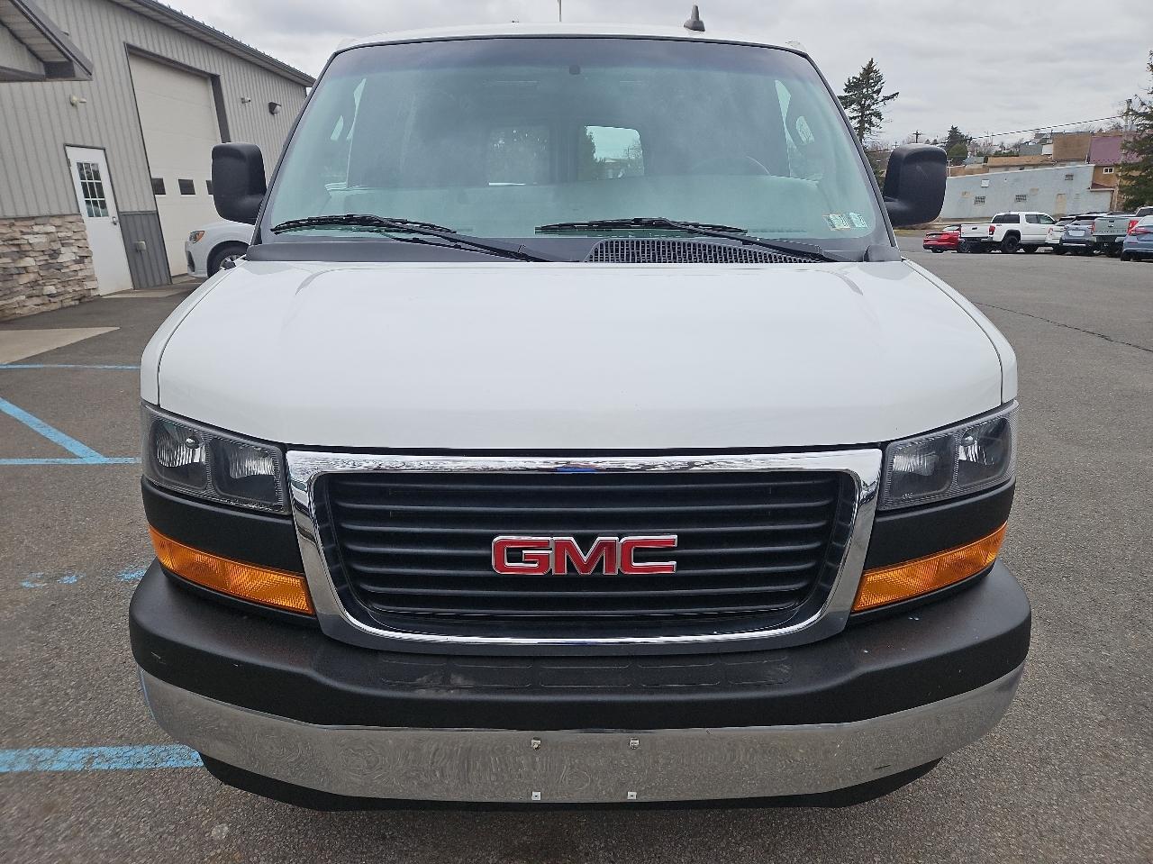 GMC Savana Cargo Van RWD 2500 135" 2019